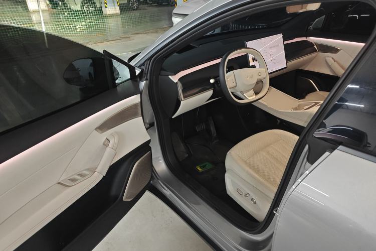 Used ONVO L60 2024 60 kWh Rear-Drive Version
