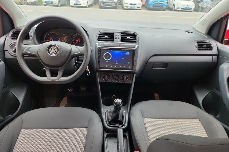 Used Volkswagen Polo 2014 1.4L Manual Fashion Edition Center Console