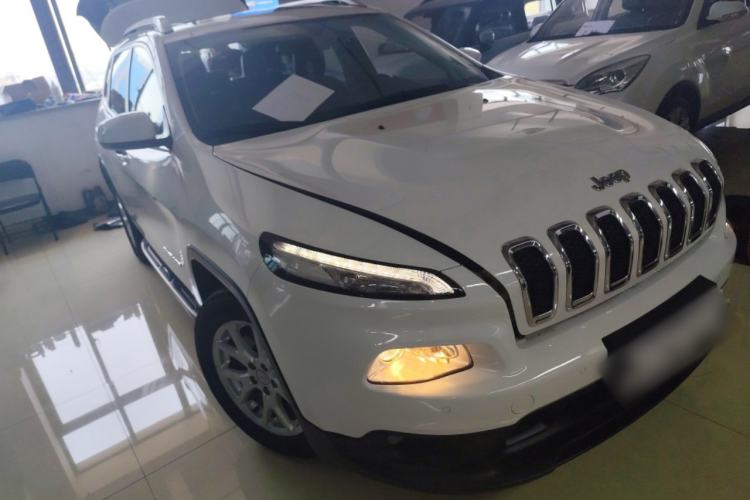 Used Jeep Cherokee 2016 2.0L Superior Edition