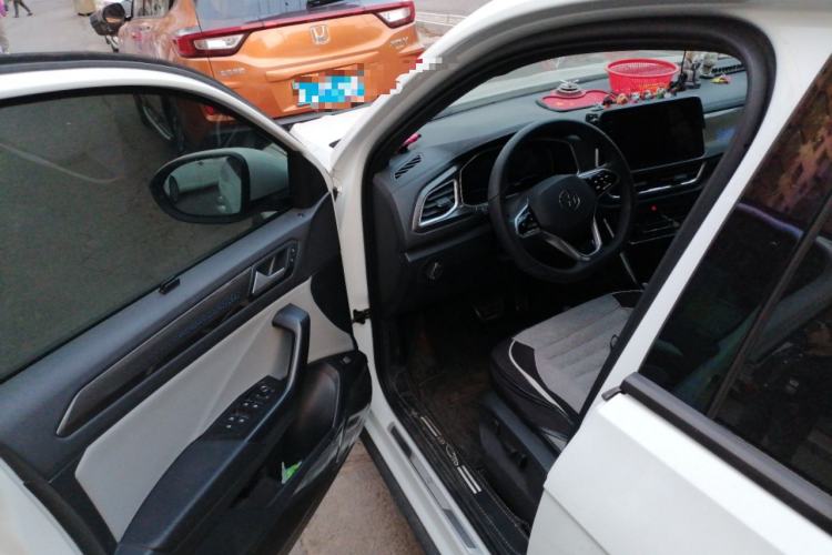 Used Volkswagen T-ROC 2023 300TSI DSG Two-Wheel-Drive Chen Guang Edition
