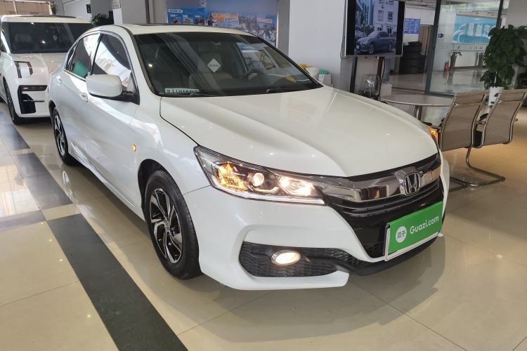 Used Honda Accord 2016 2.0L Comfort Edition Front Right 45 Deg