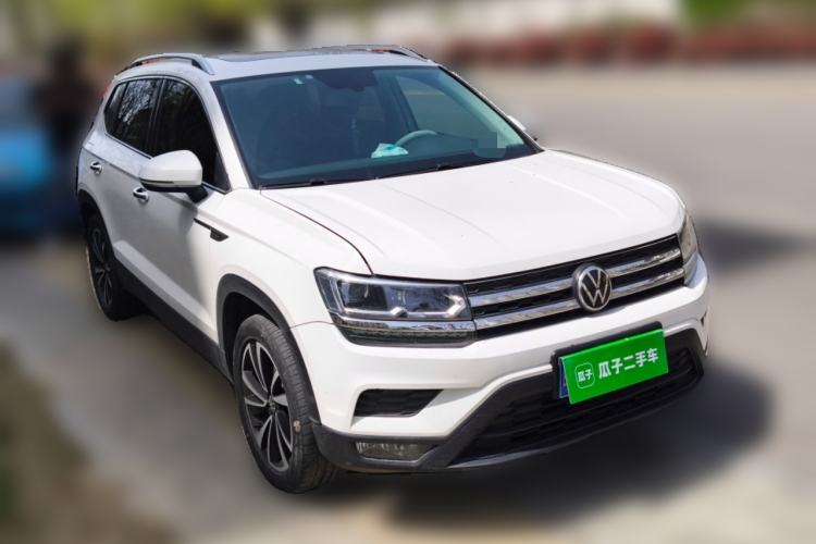 Used Volkswagen Tharu 2022 280TSI Two-Wheel-Drive Luxury Edition Front Right 45 Deg