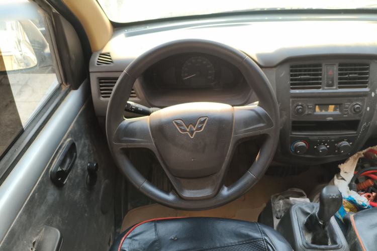 Used Wuling Rongguang 2014 1.2L S Standard Model
