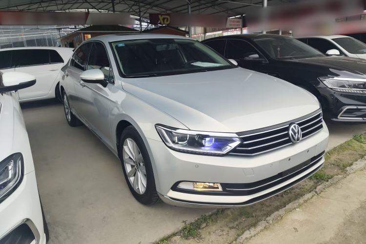 Used Volkswagen Magotan 2018 330TSI DSG Advanced Model

