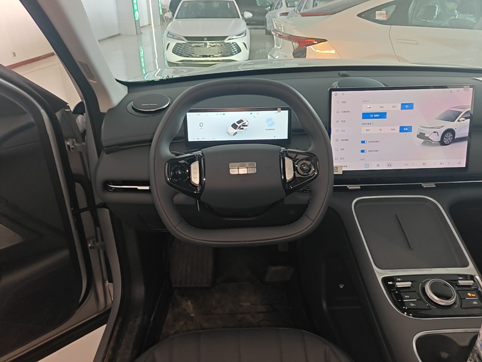 Geely Galaxy Xingjian 7 EM-i 2026 Model 130km Launch Edition — снимка 13