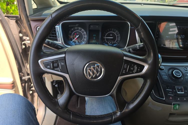 Used Buick GL8 2017 25S Luxury Version China V Standard Steering Wheel