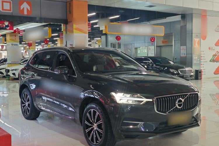 Used Volvo XC60 2021 T5 4x4 Smart Luxury Edition Exterior 2