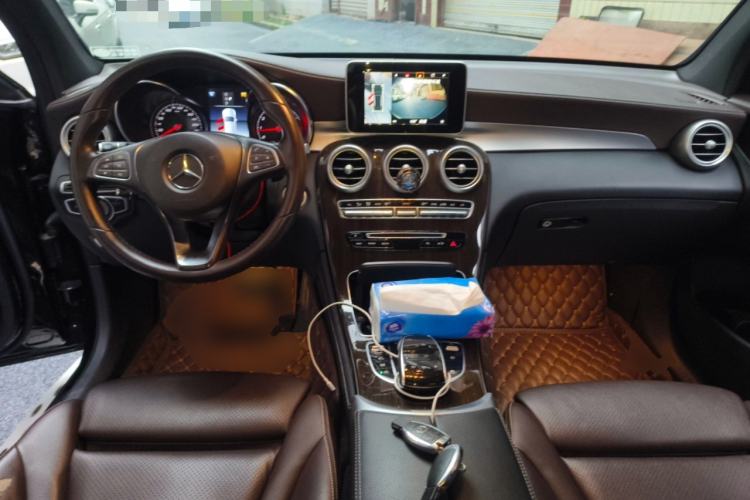 Used Mercedes-Benz GLC 2019 GLC 260 L 4MATIC Dynamic Model Center Console