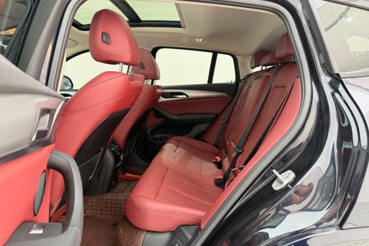 Used BMW X4 2022 xDrive 25i M Sport Package Left Rear Seat