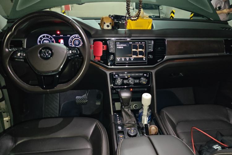 Used Volkswagen Teramont 2017 530 V6 Four-Wheel Drive Flagship Edition Center Console