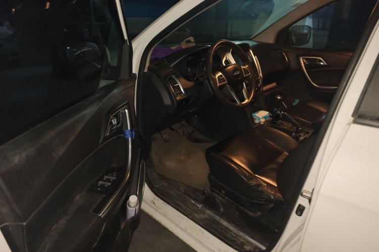 Used JMC Yuhu 5 2018 2.4T Classic Edition Diesel Manual Two-Wheel Drive Luxury Long-Wheelbase JX4D24A5L