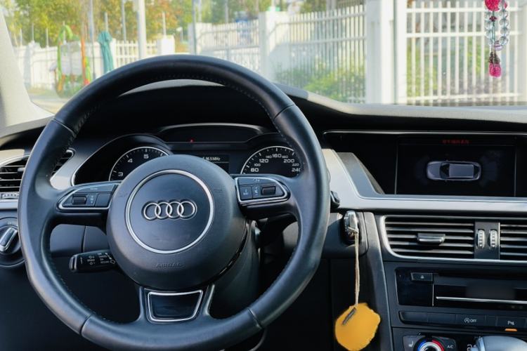 Used Audi A4 2014 40 TFSI allroad quattro plus version
