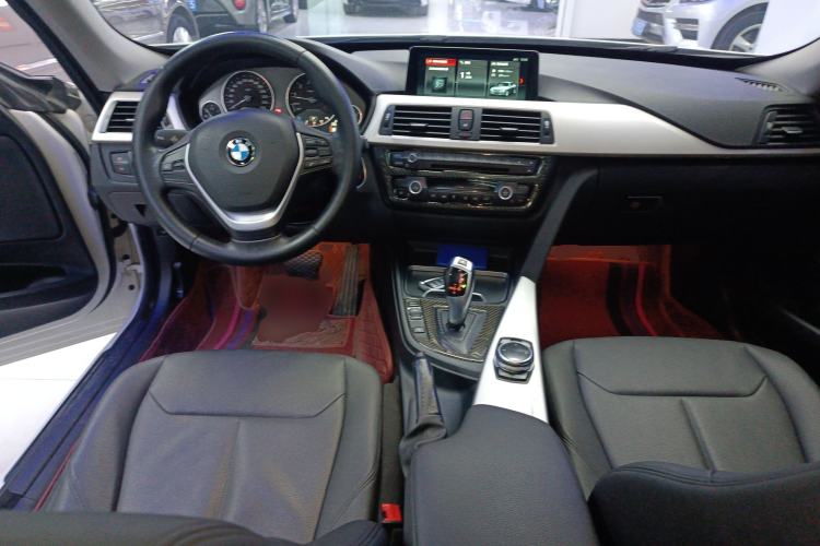 Used BMW 3 Series GT 2016 320i Fashion Model
