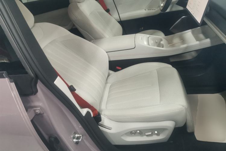 Used ONVO L60 2024 60 kWh Rear-Drive Version
