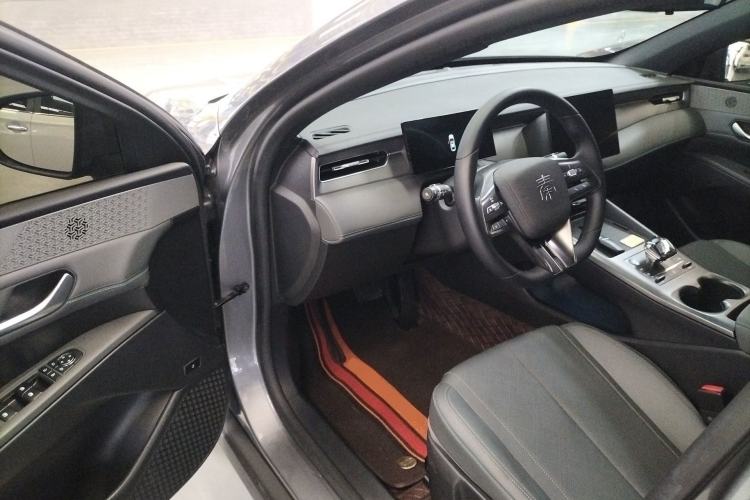 Used BYD Qin PLUS 2025 DM-i Smart Drive 55KM Leading Model
