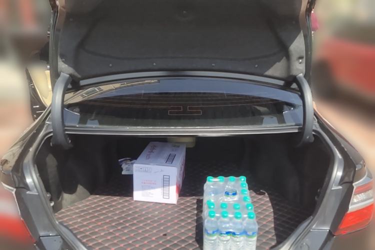 Used Toyota Camry 2016 2.0E 10th Anniversary Elite Edition Trunk