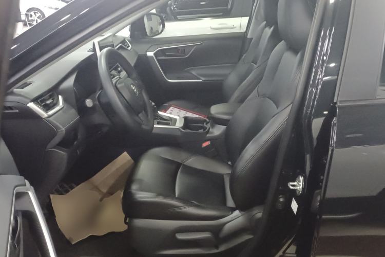 Used Toyota Wildlander 2022 Updated Version 2.0L CVT Two-Wheel Drive Leading Edition