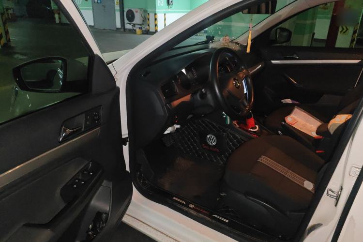 Used Volkswagen Gran Lavida 2017 1.6L Automatic Fashion Edition Driver Seat