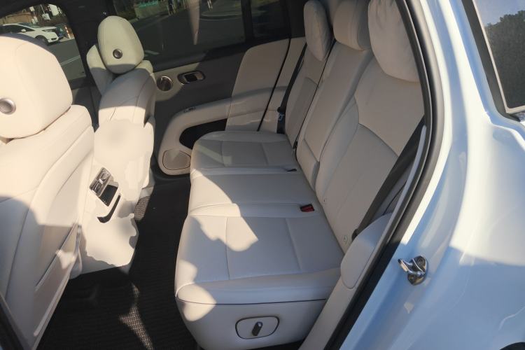 Used Li Auto i6 2025 Model Two-Wheel-Drive Standard Type