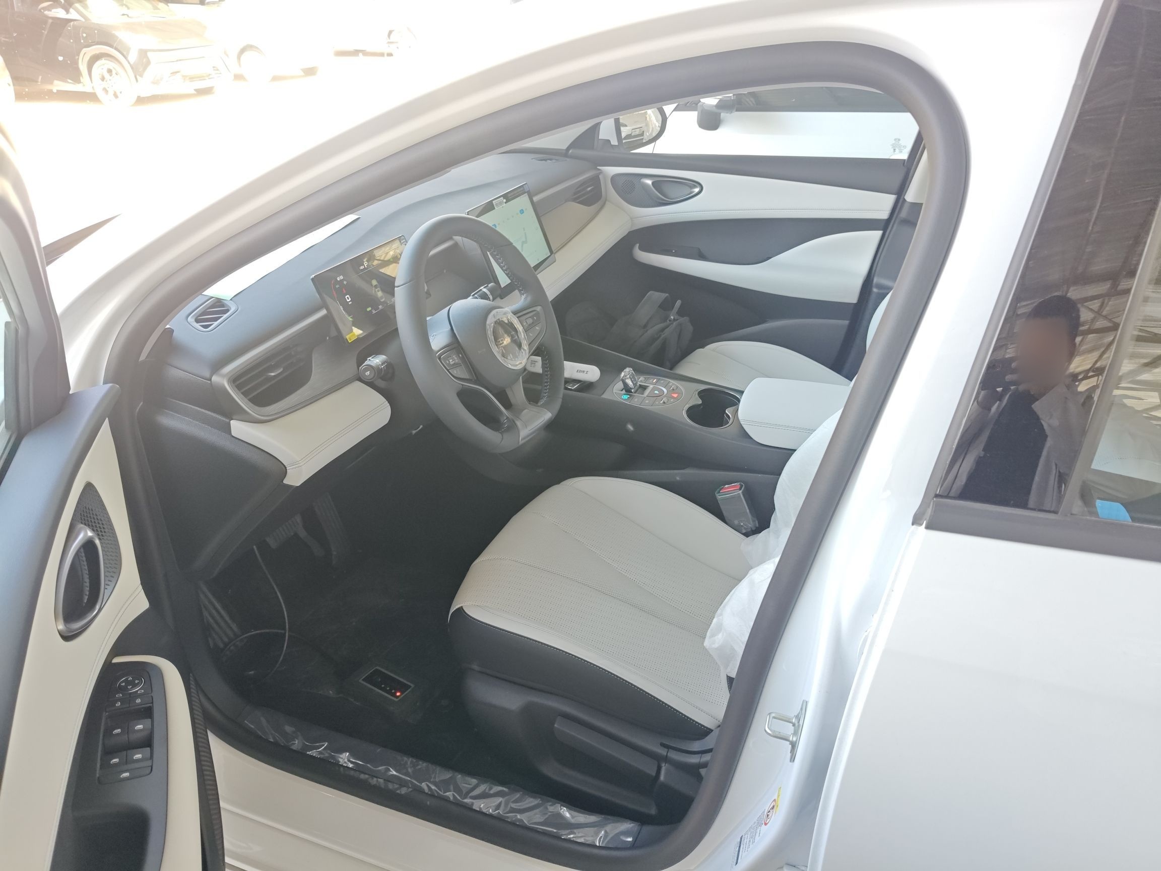 Переднее сиденье в автомобиле