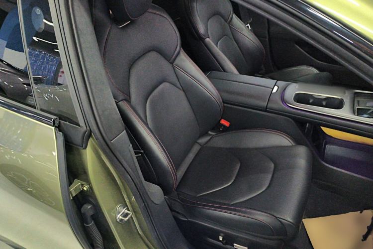 Used Xiaomi Auto SU7 2024 Four-Wheel Drive Ultra-Long Range Advanced Intelligent Driving Max Edition Right Front Seat