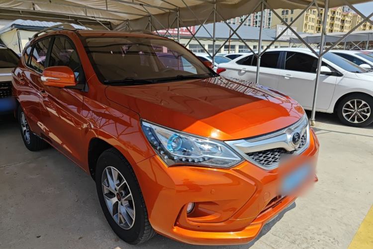 Used BYD Song 2016 GaiShi Edition 1.5TI Manual Elite Model Front Right 45 Deg