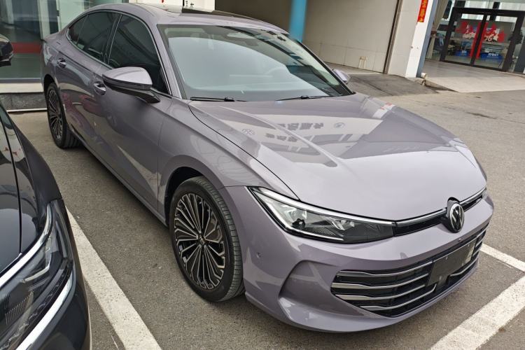 Used Volkswagen Passat 2025 Pro 380TSI Dragon Supreme Edition
