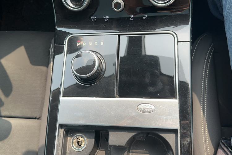 Used Land Rover Range Velar 2019 250 PS Gear Lever