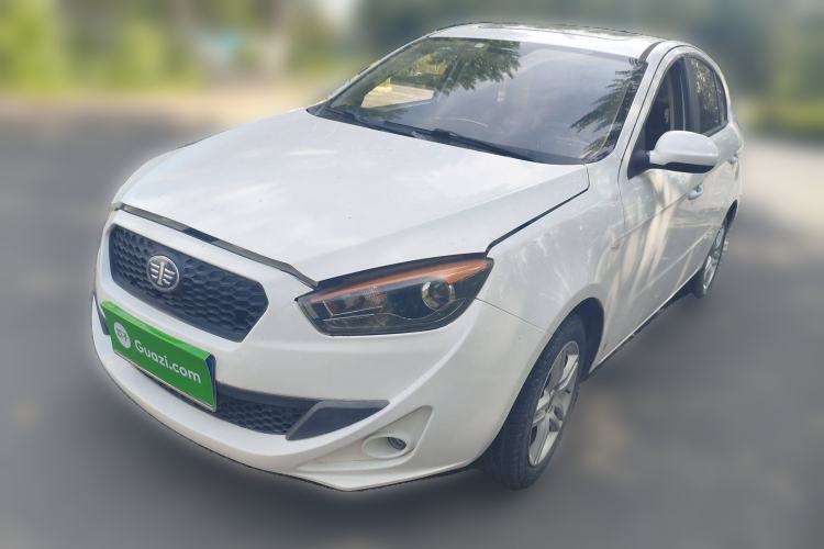 Used Oley 2014 Hatchback 1.5L Manual Luxury Model