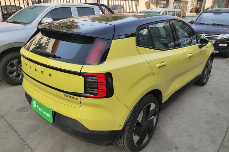 Used Volvo EX30 2025 Rear-Drive Long-Range Version Ultra
