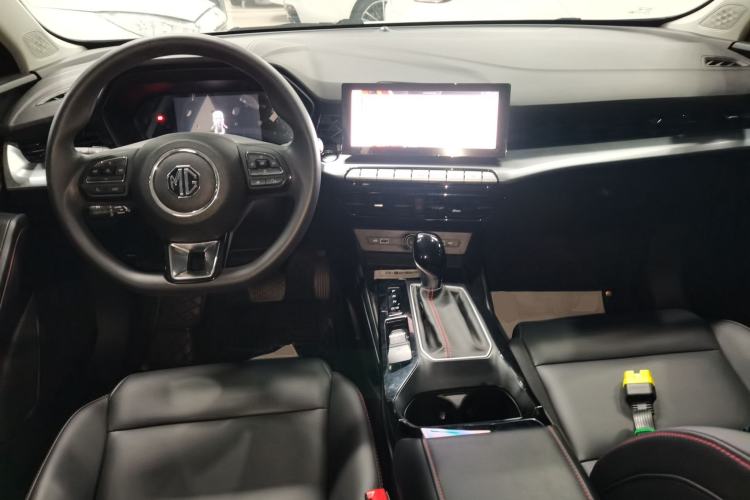 Used MG 5 2022 180 DVVT CVT Youth Luxury Edition
