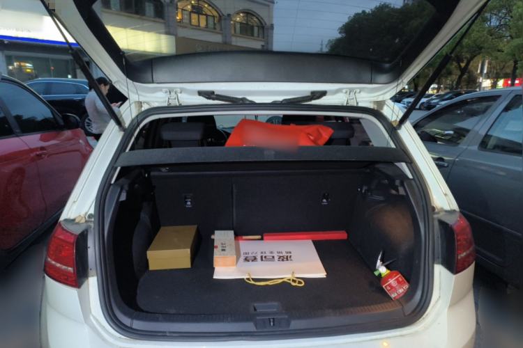 Used Volkswagen Golf 2016 1.6L Automatic Comfort Model Trunk