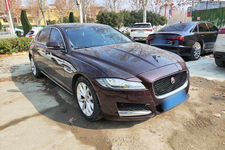 Used Jaguar XFL 2019 XFL 2.0T 250 PS Two-Wheel-Drive Luxury Edition Front Right 45 Deg
