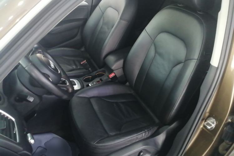 Used Audi Q3 2015 30 TFSI Comfort Model

