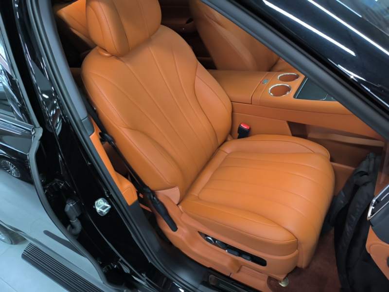 Used Hima AITO M8 2025 Extended-Range Max+ Version 53.4 kWh 6-Seater Edition — 24