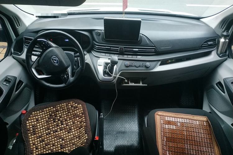 Used SAIC MAXUS Xintu V90 2022 2.0T AMT Yunjie Front-Wheel-Drive Long Wheelbase High-Roof Single-Tire Rear 7-Seater
