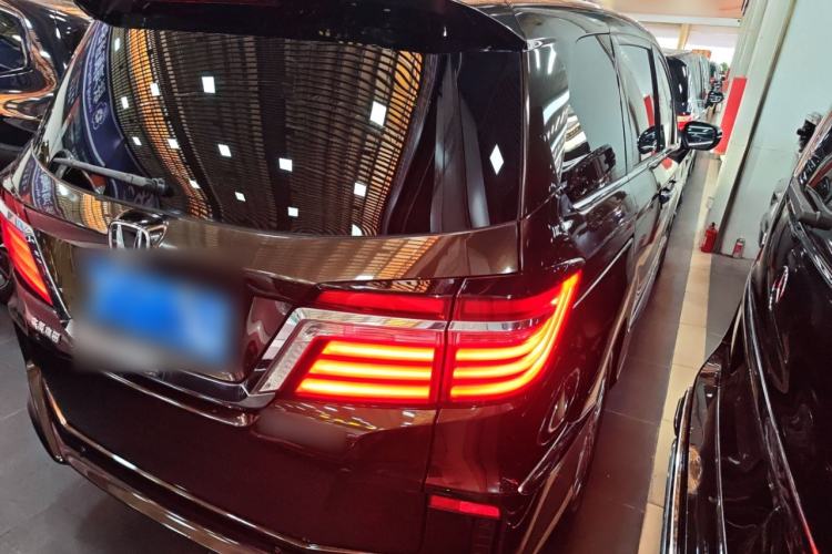 Used Honda Elysion 2016 2.4L Luxury Edition Rear Right 45 Deg