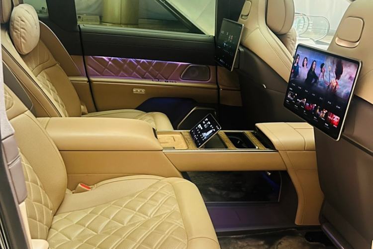 Used Nio ET9 2025 100 kWh