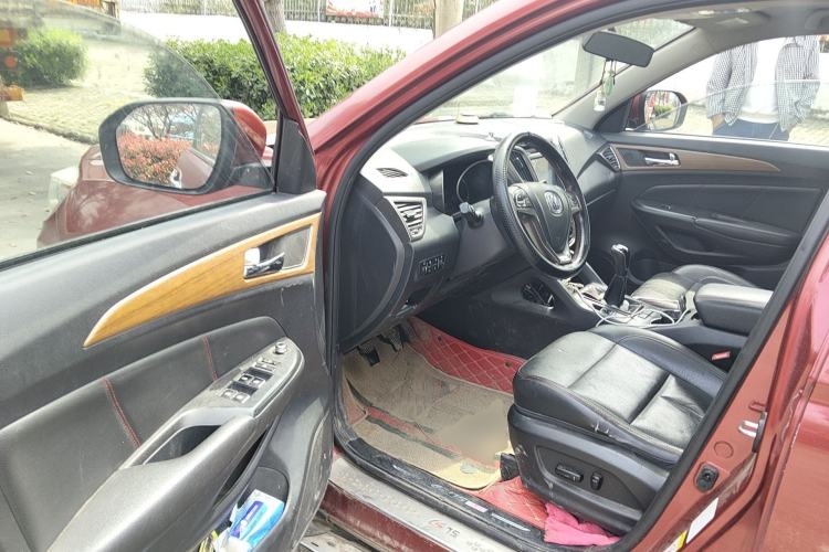 Used CHANGAN CS75 2014 2.0L Manual Leading Version China IV Standard
