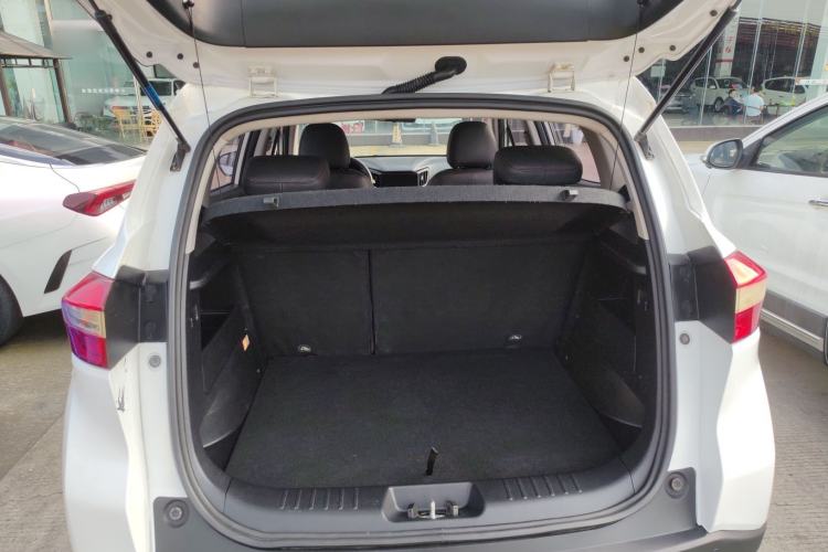 Used CHANGAN CS15 2016 1.5L Automatic Fashion Edition Trunk