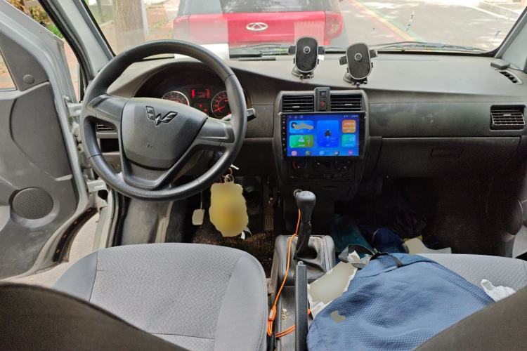 Used Wuling Rongguang 2021 1.5L Extended Standard Version with Air Conditioning – L3C Center Console