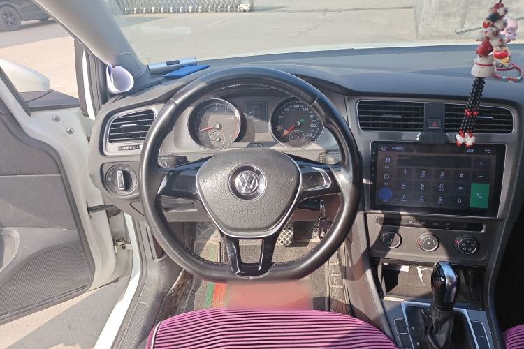 Used Volkswagen Golf 2016 230TSI Automatic Comfort Version
