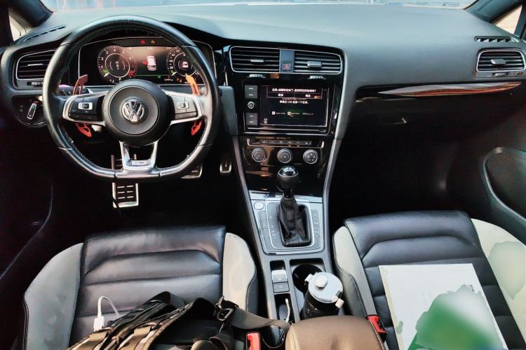 Used Volkswagen Golf 2019 280TSI DSG R-Line China VI Standard Center Console