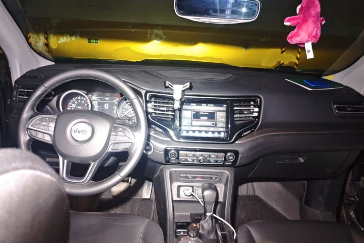 Used Jeep Commander 2018 2.0T Two-Wheel Drive Enjoy Edition China V