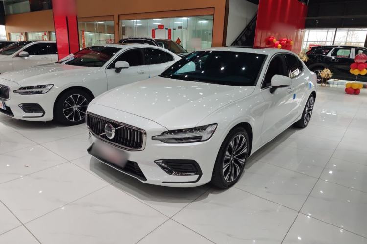 Used Volvo S60 2024 B4 Zhiyuan Luxury Edition
