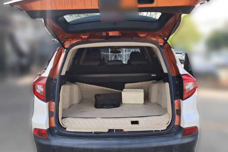 Used BYD Song New Energy 2017 Song DM 1.5TID All-Wheel Drive Luxury Model Trunk