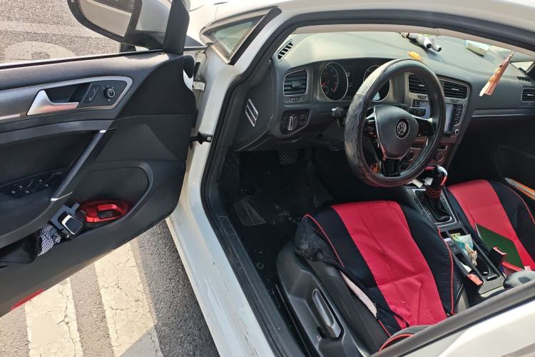 Used Volkswagen Golf 2015 1.6L Automatic Comfort Model Driver Seat