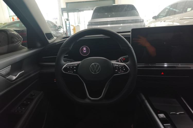 Used Volkswagen Passat 2025 Pro 380TSI Dragon Supreme Edition

