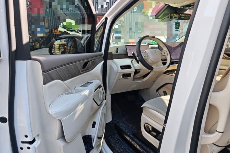 Used Wey Gaoshan 2025 Four-Wheel Drive Alpine 8 Interior 3