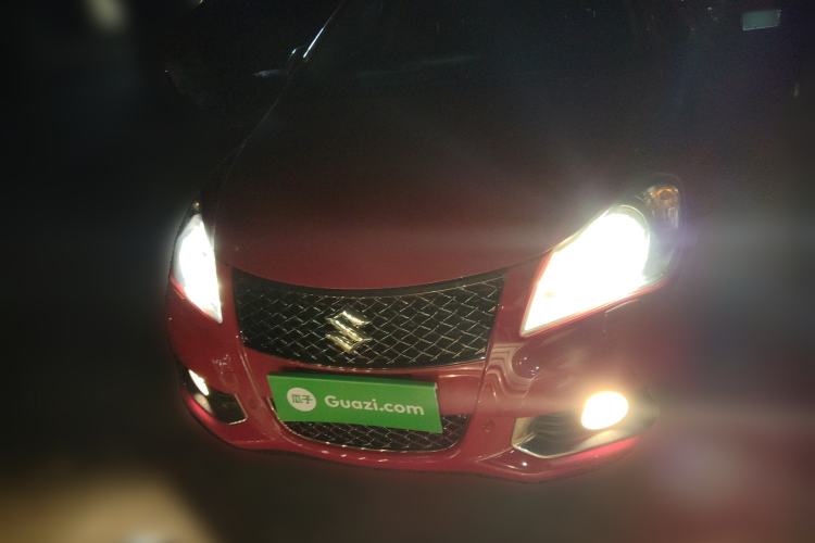 Used Suzuki Kizashi 2011 2.4L Two-Wheel Drive CVT Standard Edition
